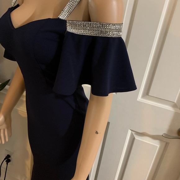 Women’s off shoulder ruffles sleeve size (S) - Picture 7 of 10